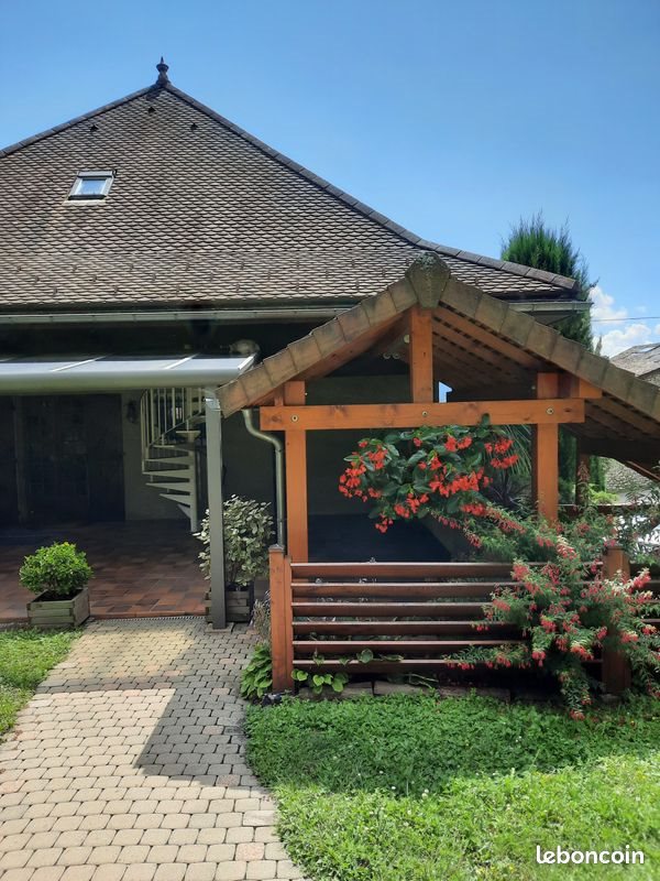 Appartement à louer, 221m², Corenc