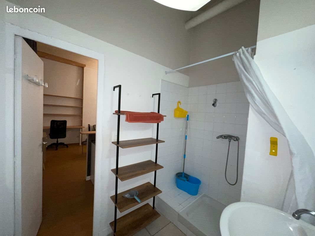 Appartement à louer, 25m², Nîmes