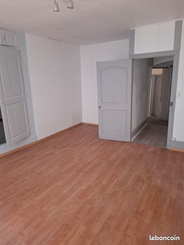 Appartement à louer, 45m², Courpière