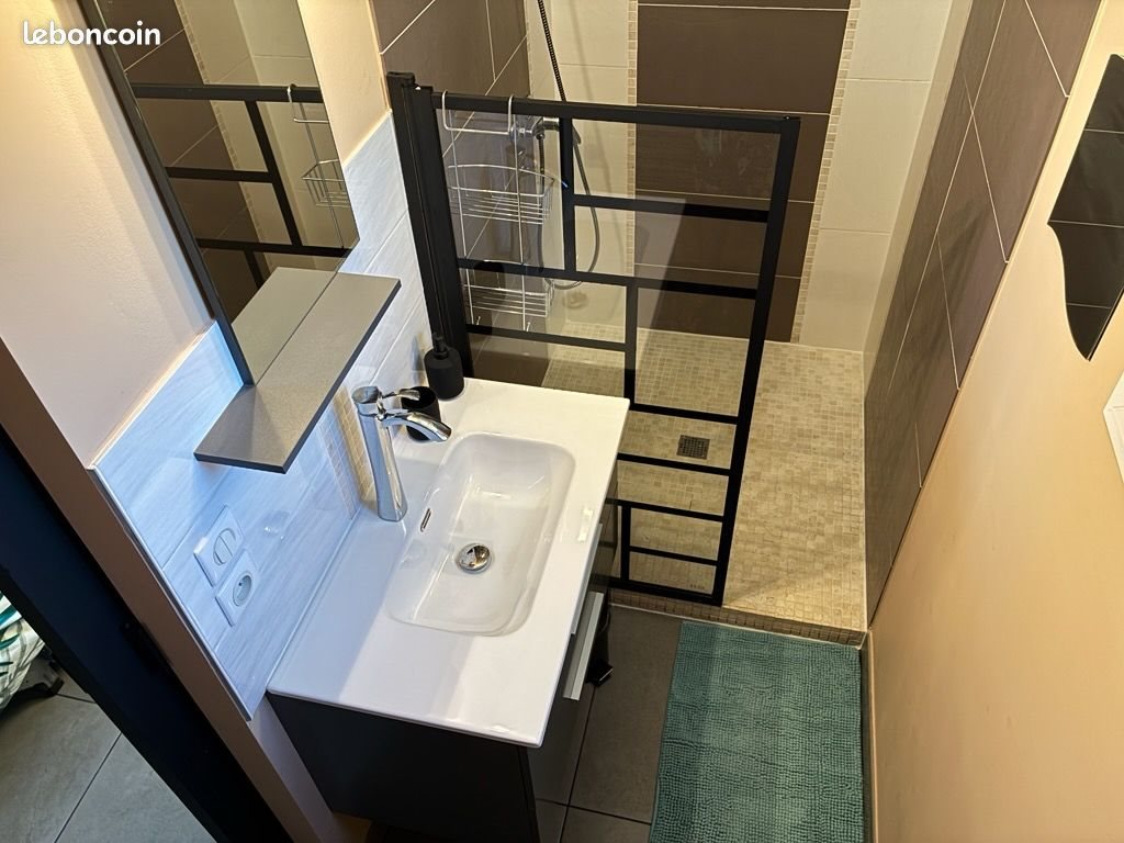 Maison à louer, 55m², Vesseaux