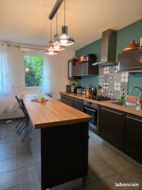 Appartement à louer, 88m², Vénissieux