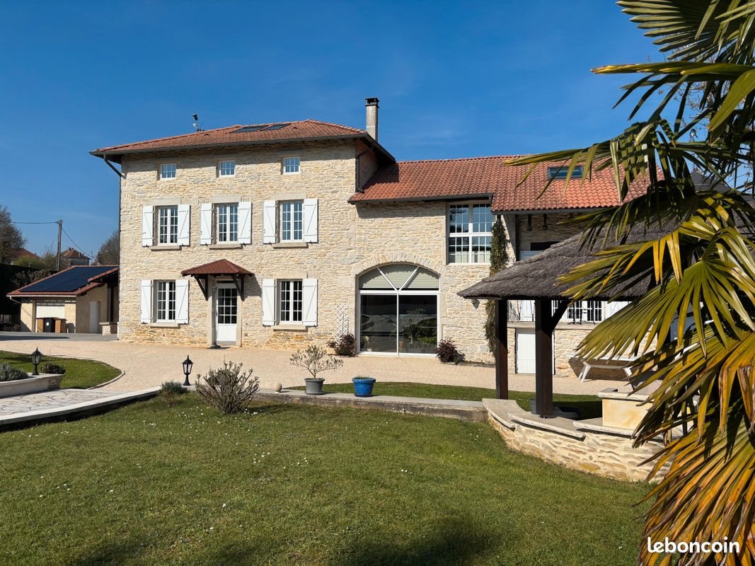 Maison à vendre, 243m², Saint-Baudille-de-la-Tour
