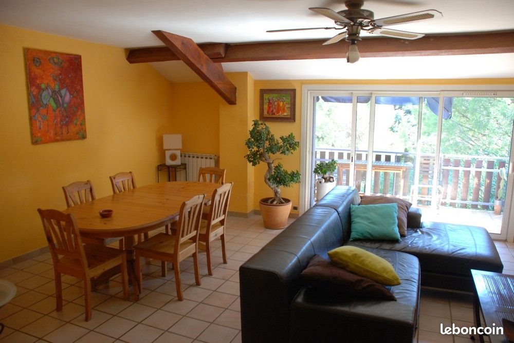 Maison à louer, 85m², Eyguières