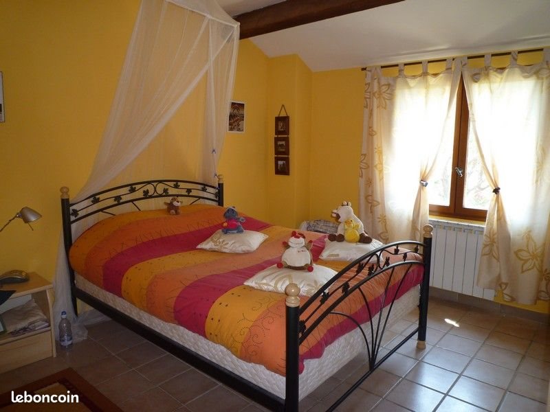 Maison à louer, 85m², Eyguières