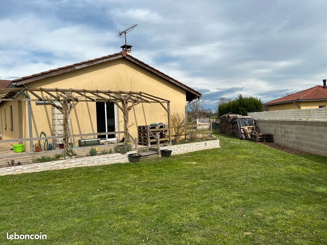 Maison à louer, 82m², Romenay