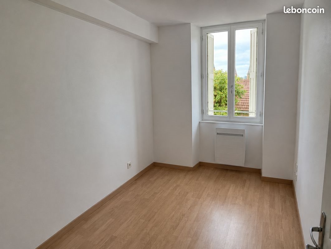 Appartement à louer, 74m², Le Breuil-sur-Couze
