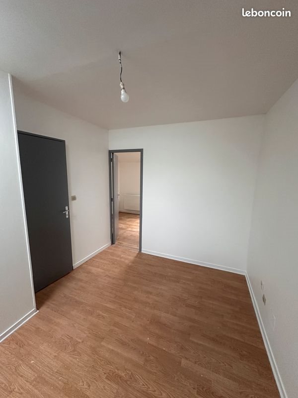 Maison à louer, 47m², Saint-Broladre