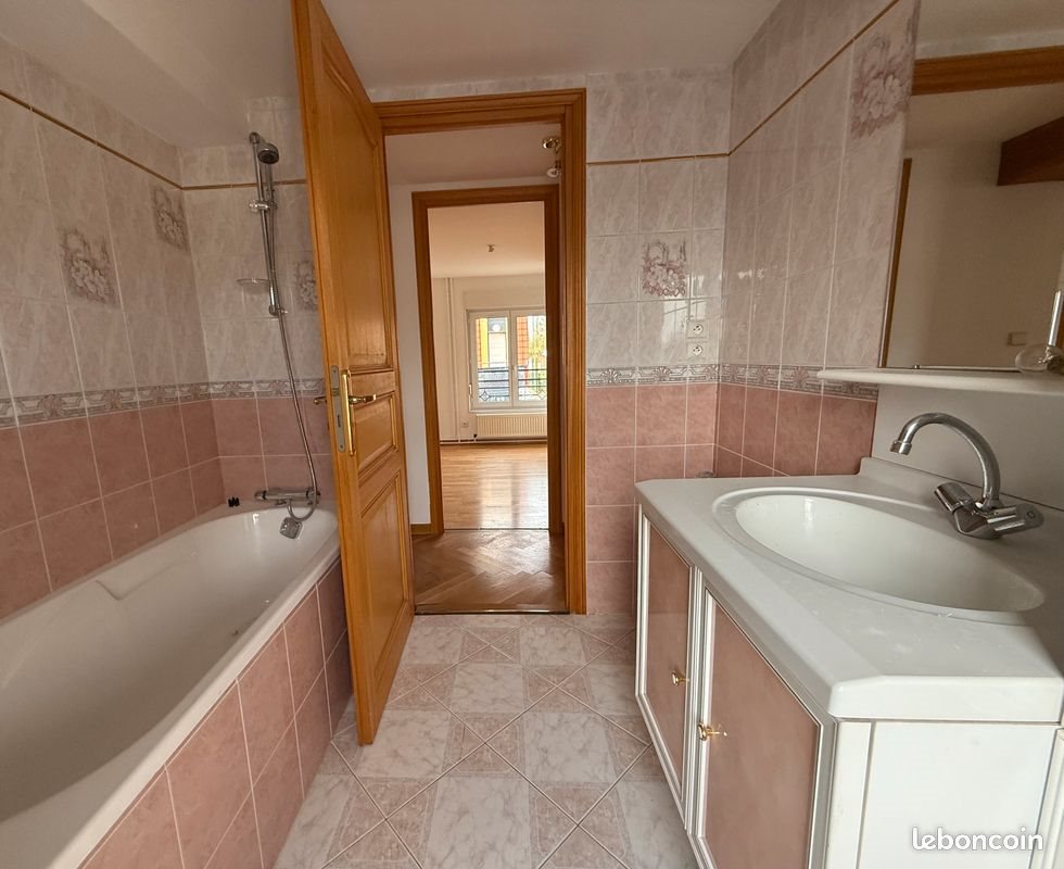 Appartement à louer, 70m², La Couture