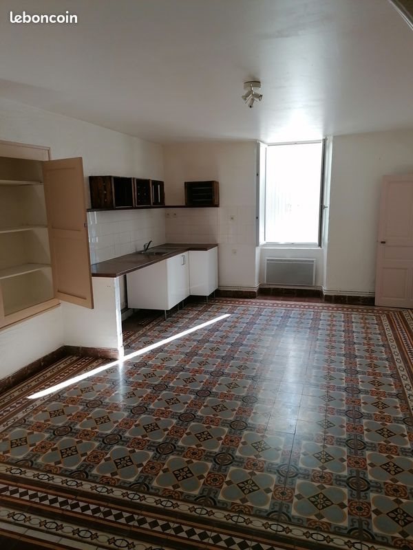 Appartement à louer, 65m², Clarensac
