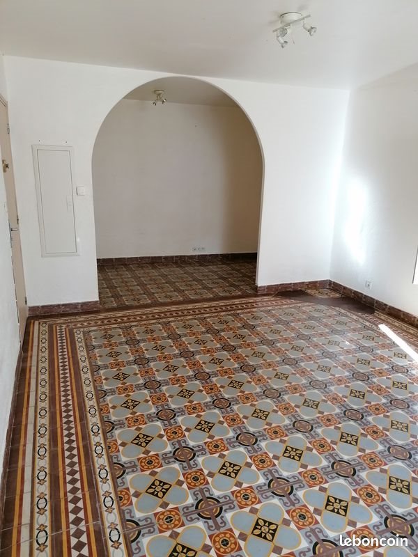 Appartement à louer, 65m², Clarensac