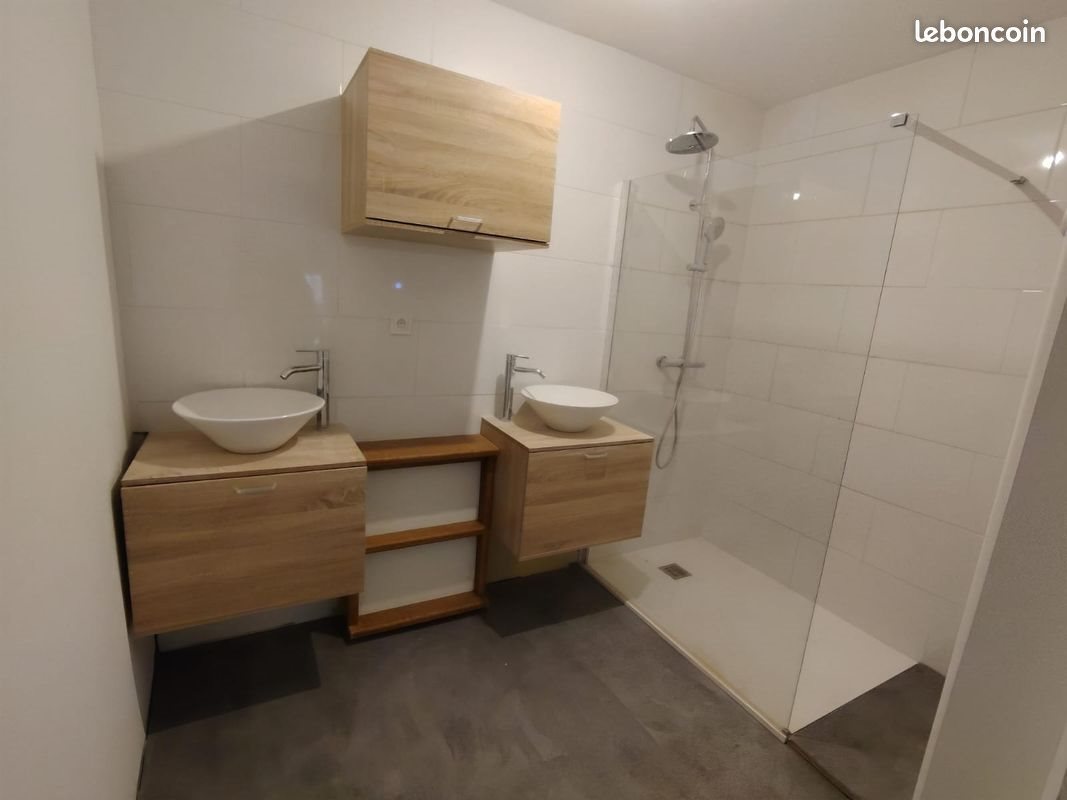 Appartement à louer, 45m², Briatexte