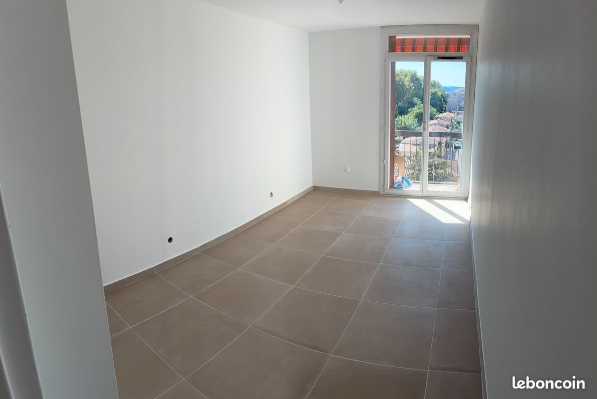 Appartement à louer, 90m², Marignane