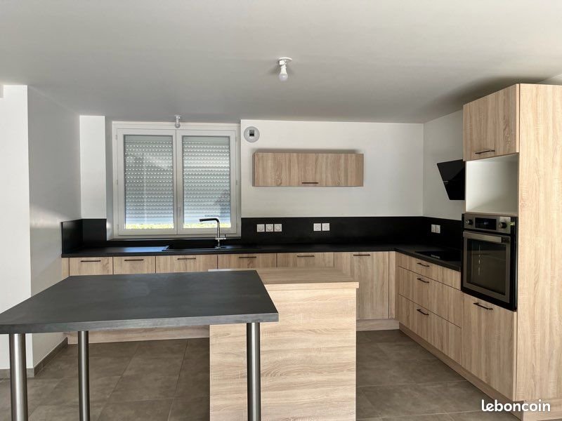 Maison à louer, 110m², Marboz