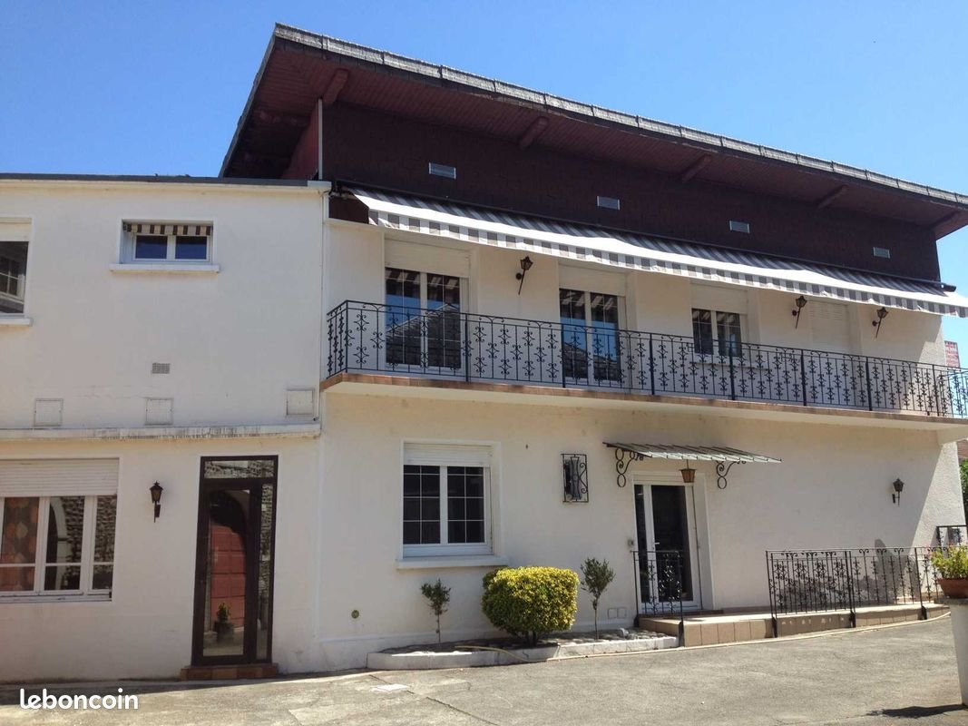 Maison à louer, 140m², Assat