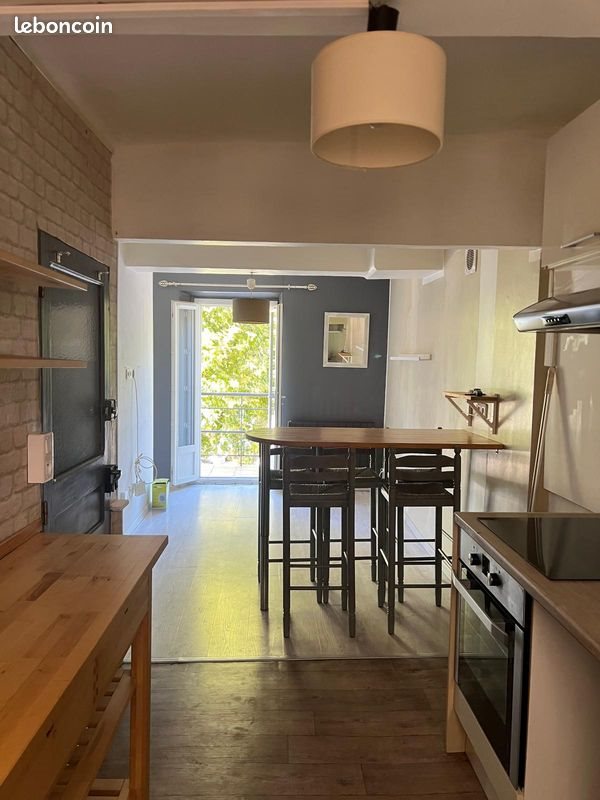 Appartement à louer, 27m², Entrecasteaux