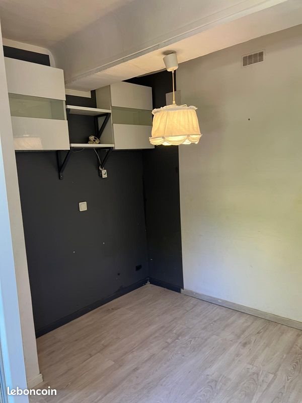 Appartement à louer, 27m², Entrecasteaux
