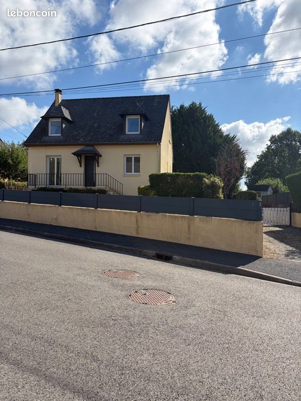 Maison à louer, 103m², Mézangers