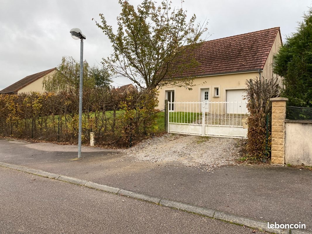 Maison à louer, 92m², Gacé