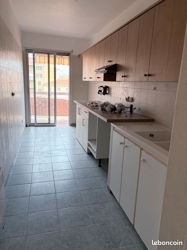 Appartement à louer, 70m², Menton