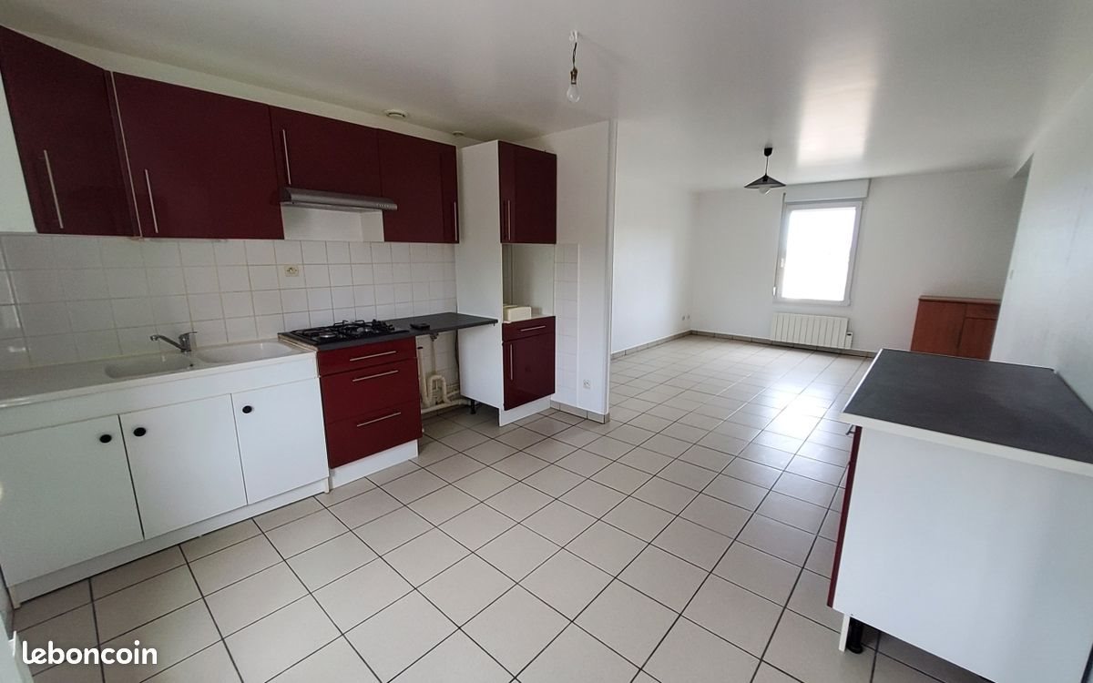Appartement à louer, 85m², Lucquy