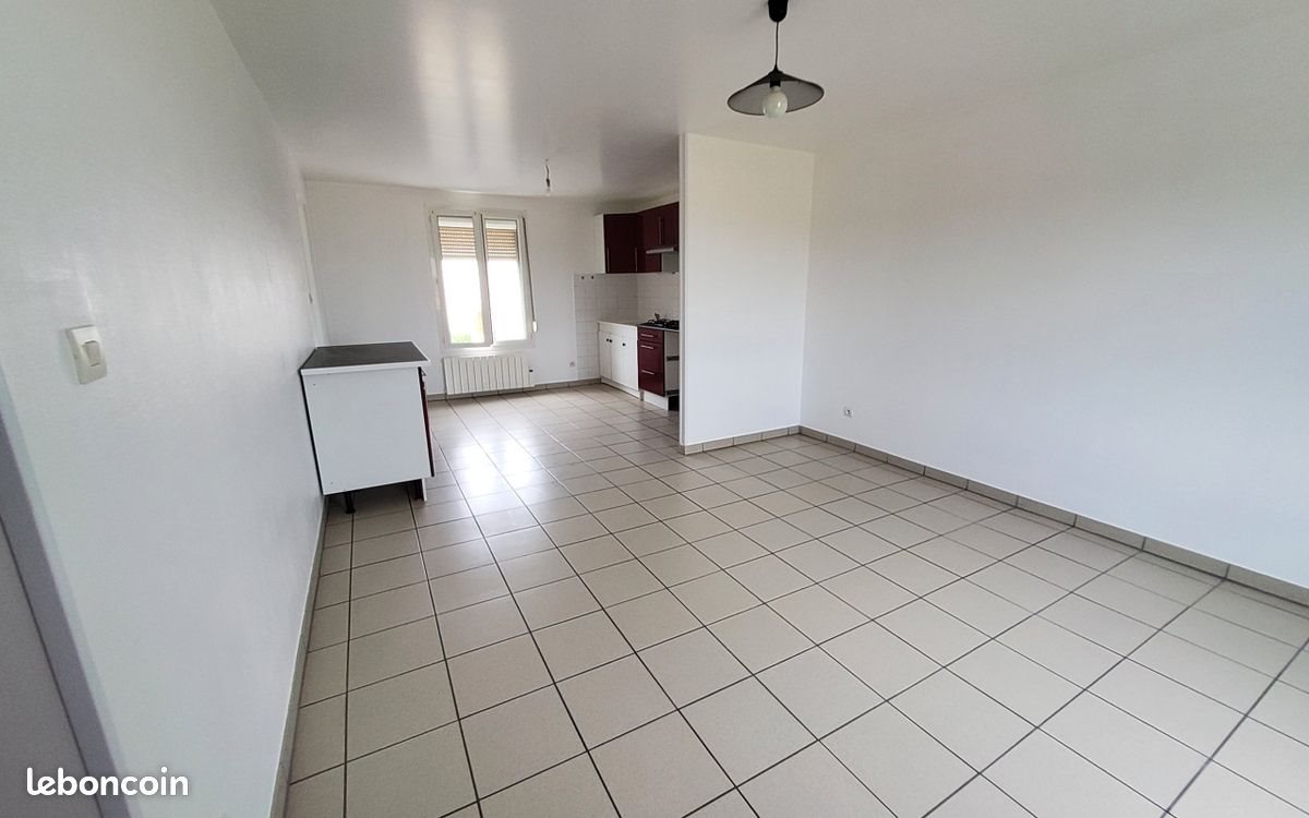 Appartement à louer, 85m², Lucquy