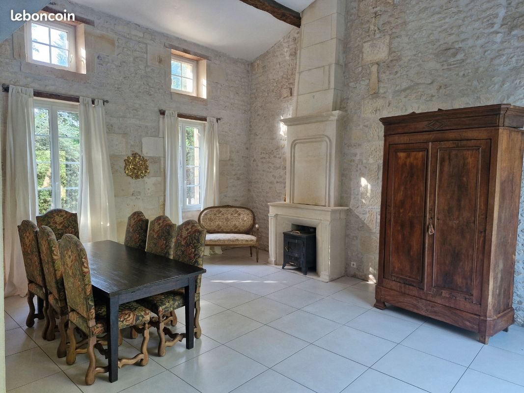 Maison à louer, 220m², Berneuil