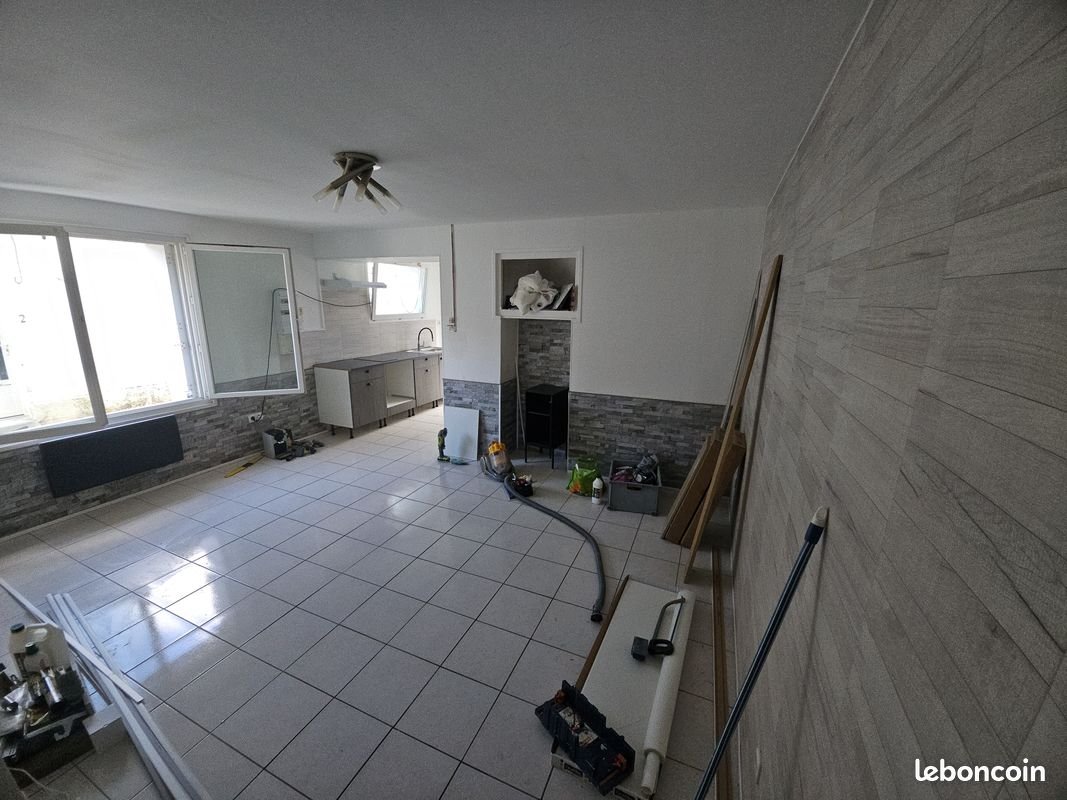 Appartement à louer, 58m², Saintes