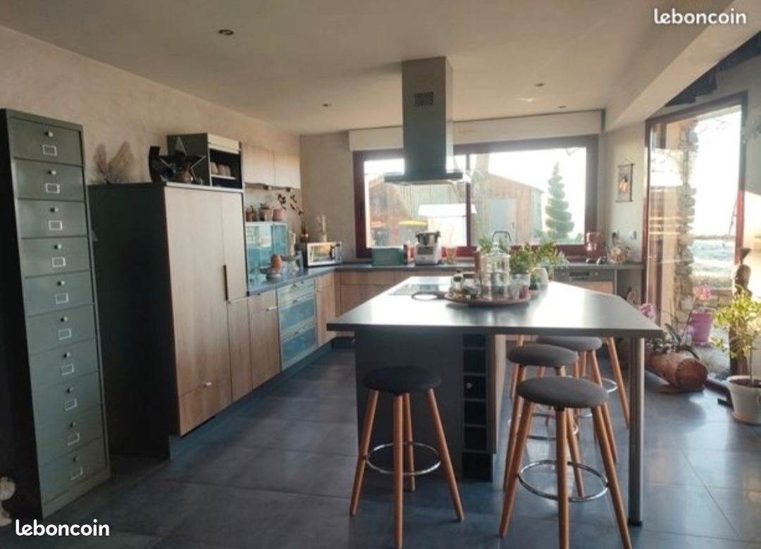 Maison à louer, 150m², Locqueltas