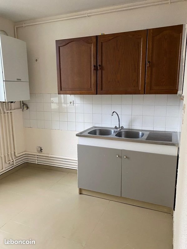 Appartement à louer, 80m², Neulise