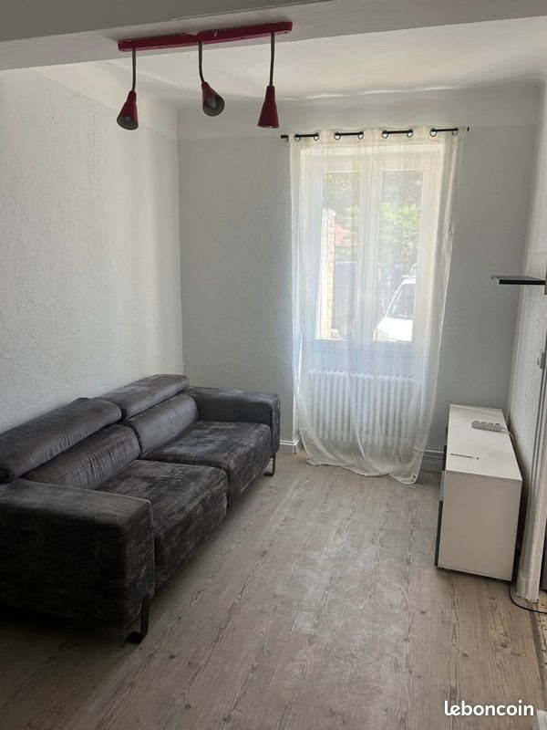 Appartement à louer, 27m², Vénissieux