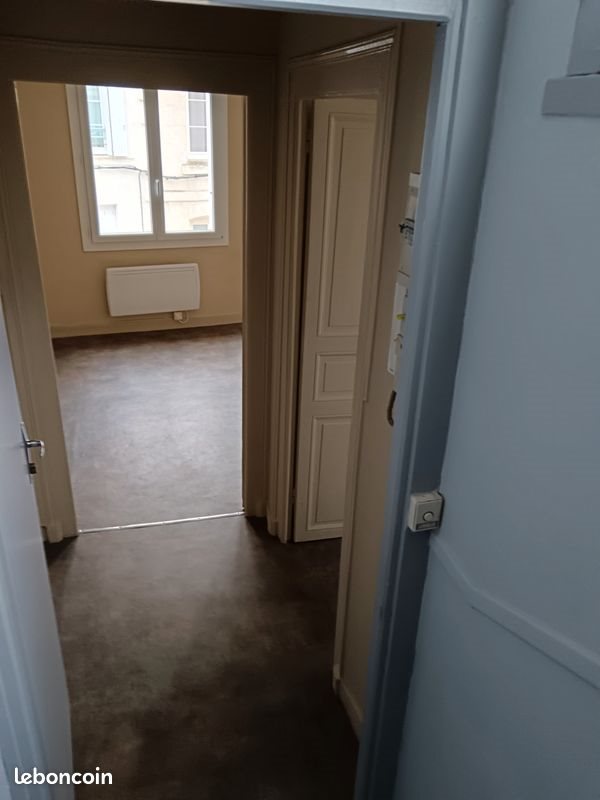 Appartement à louer, 25m², Niort