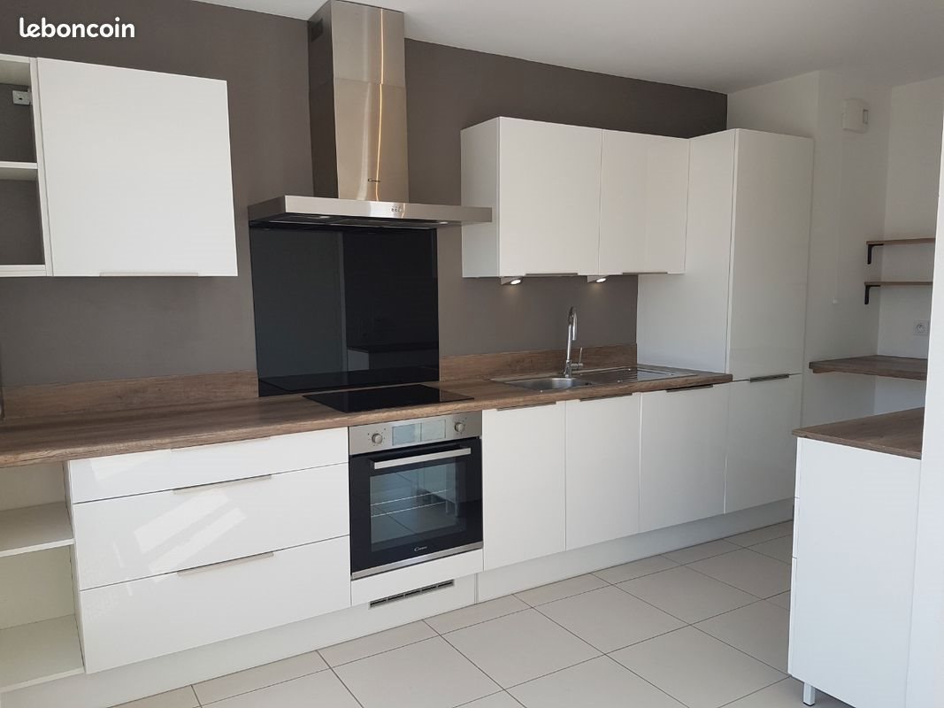 Appartement à vendre, 70m², Saint-Genis-Pouilly