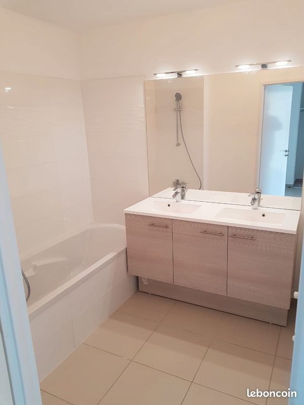 Appartement à vendre, 70m², Saint-Genis-Pouilly