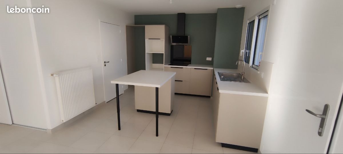 Maison à louer, 94m², Lieuron