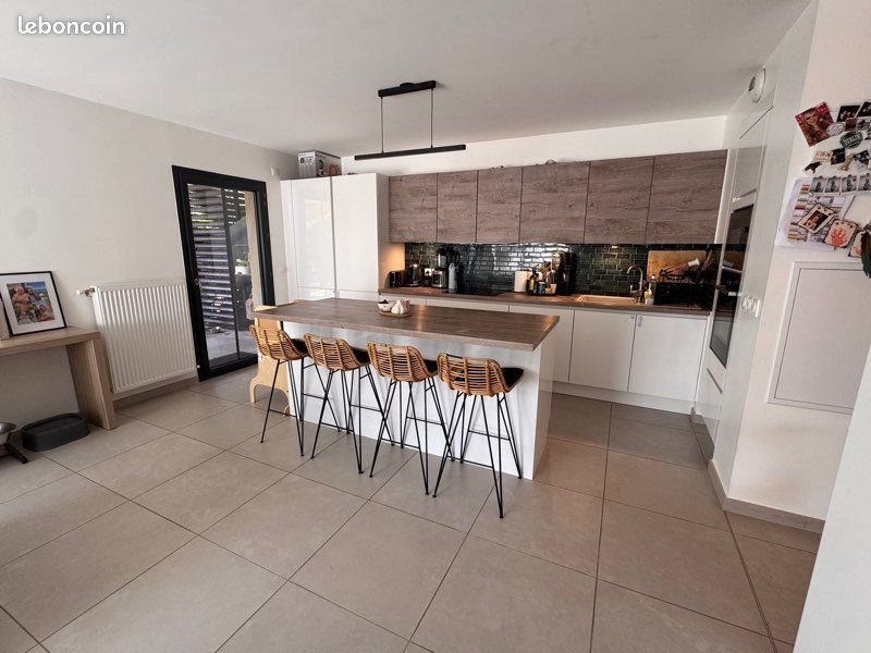 Appartement à vendre, 69m², Ornex
