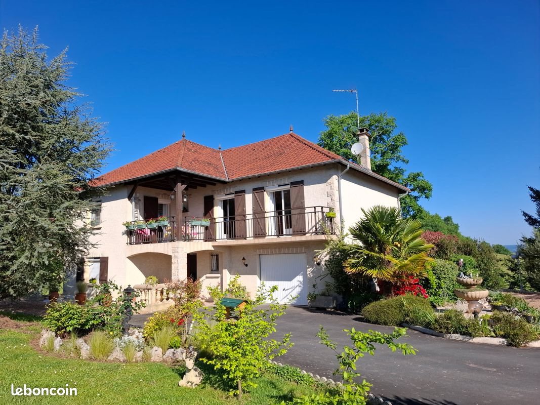 Maison à vendre, 173m², Ussac