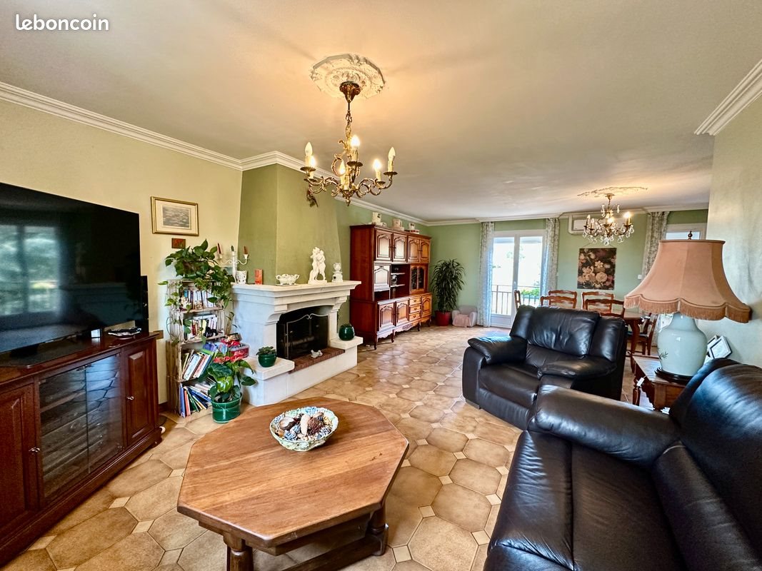 Maison à vendre, 173m², Ussac