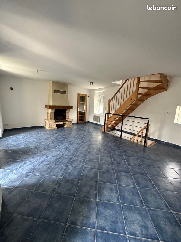 Maison à louer, 70m², Saint-Aubin-de-Locquenay