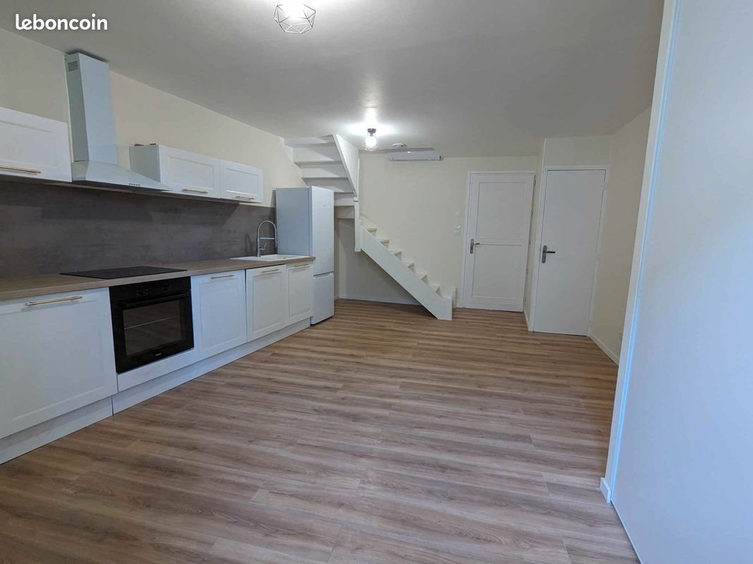 Appartement à louer, 72m², Rompon