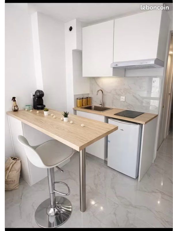 Appartement à louer, 18m², Marseille 8ème