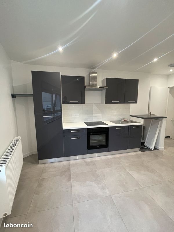 Appartement à louer, 45m², Saint-Max