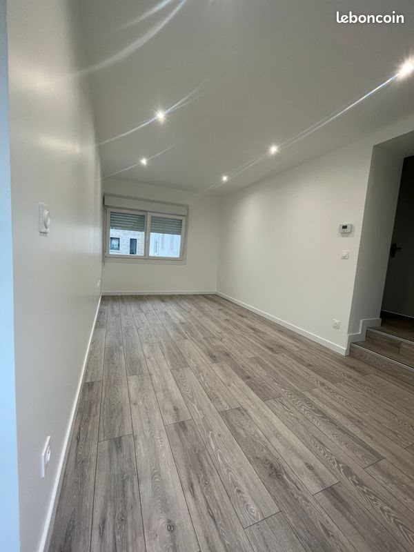 Appartement à louer, 45m², Saint-Max