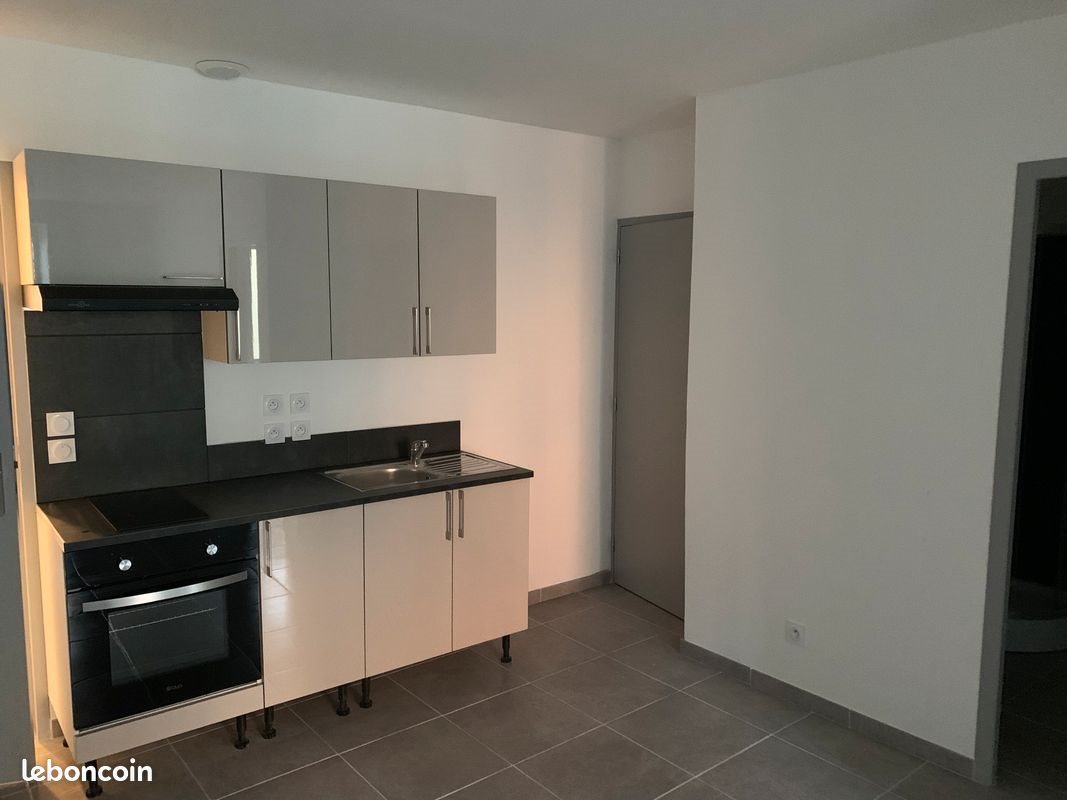Appartement à louer, 46m², Donzère