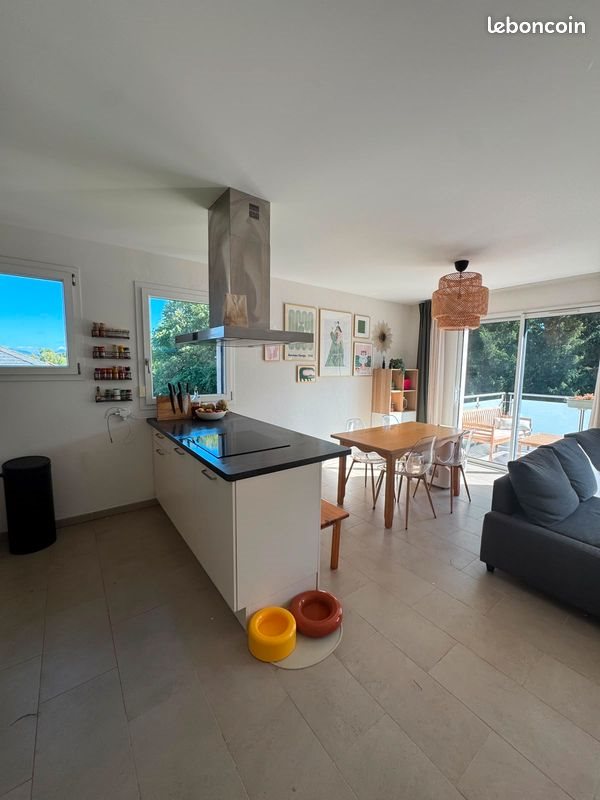 Appartement à louer, 78m², Cessy