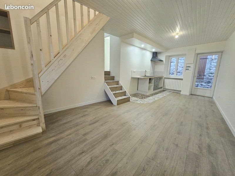 Appartement à louer, 55m², Satillieu