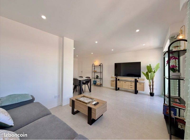 Appartement à louer, 55m², Antibes