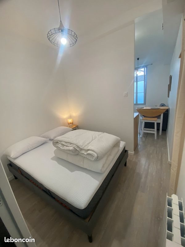 Appartement à louer, 22m², Rochefort
