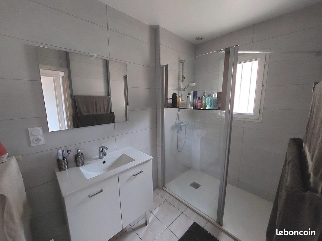 Maison à louer, 76m², Neuvillalais