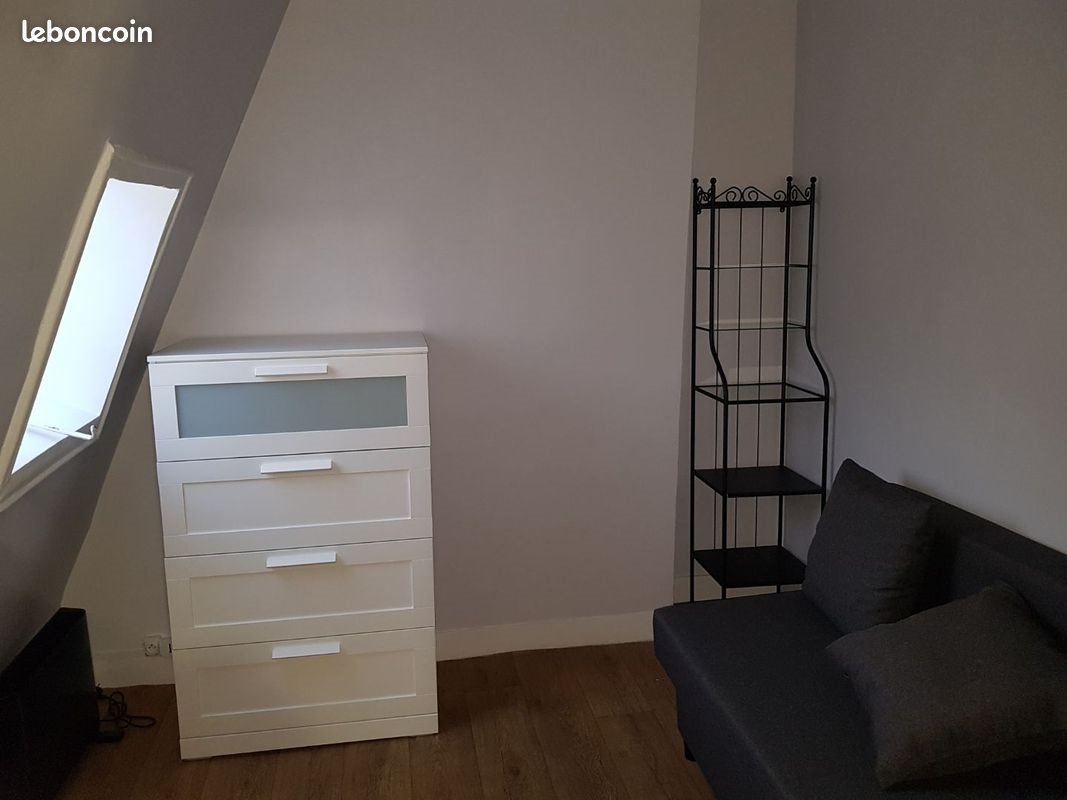 Appartement à louer, 18m², Paris 18ème