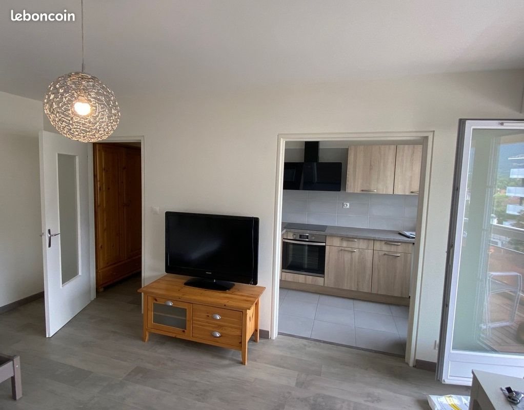 Appartement à louer, 35m², Saint-Genis-Pouilly